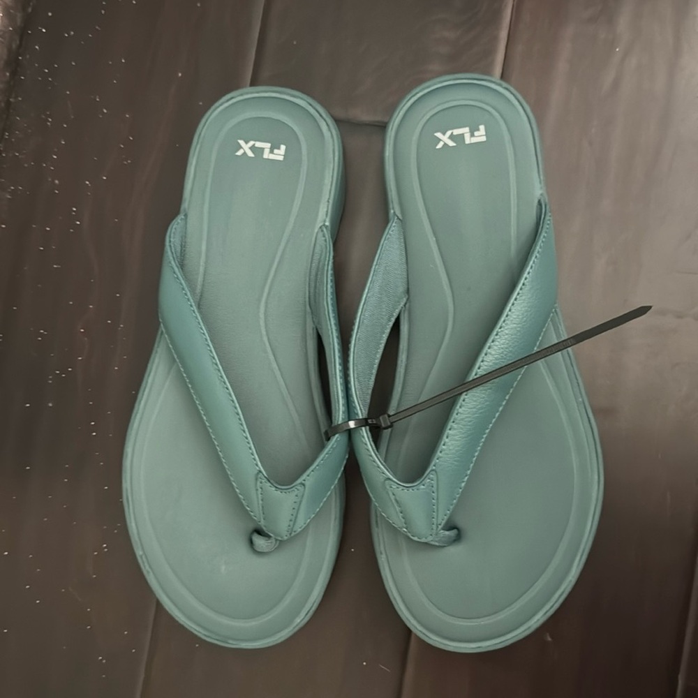 FLX with Pillow Foam Travel/Leisure Flip Flop Size 7